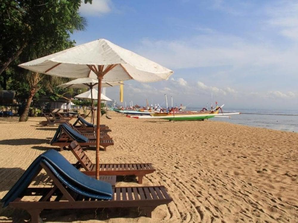 BESAKIH BEACH RESORT BALI