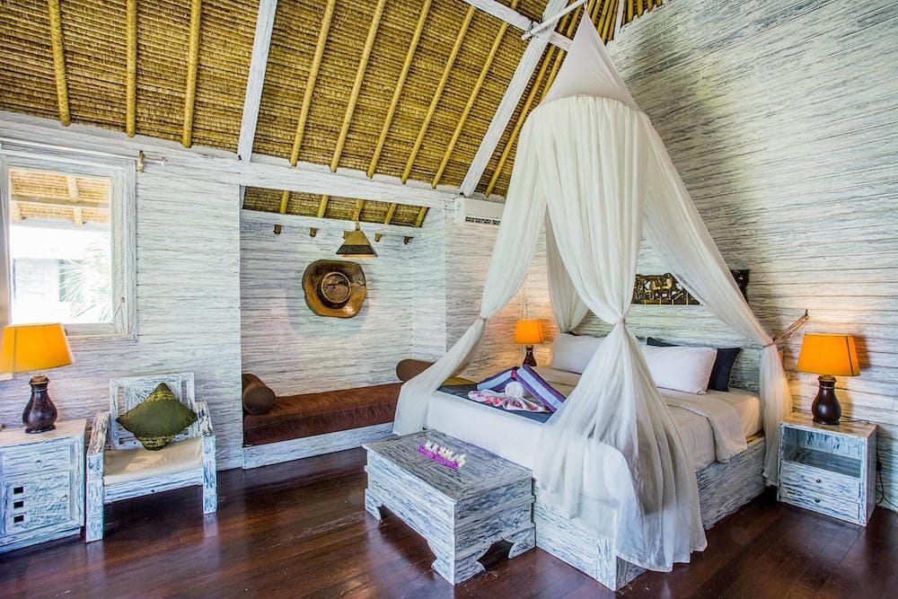 Bay Shore Huts Lembongan