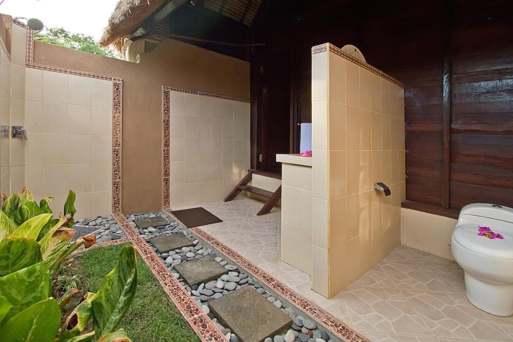 Bay Shore Huts Lembongan