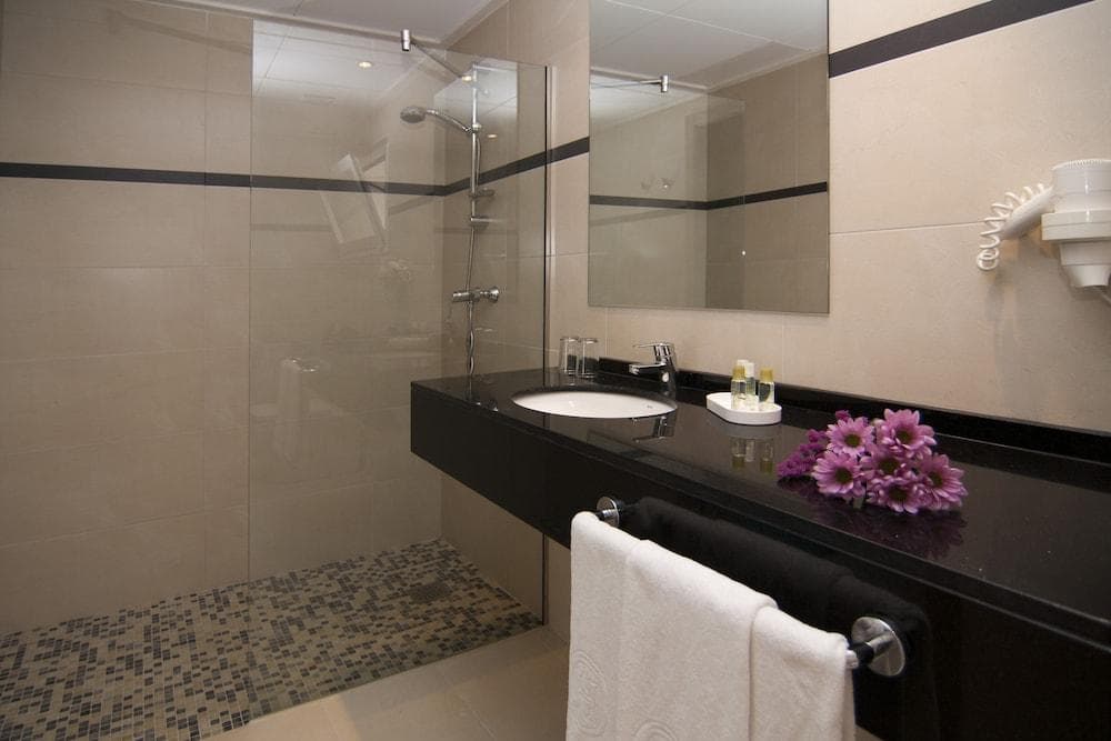 Hoposa Montelin Apts.