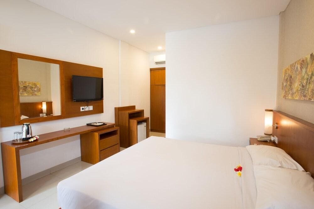 Hotel Sinar Bali Legian by ZUZU
