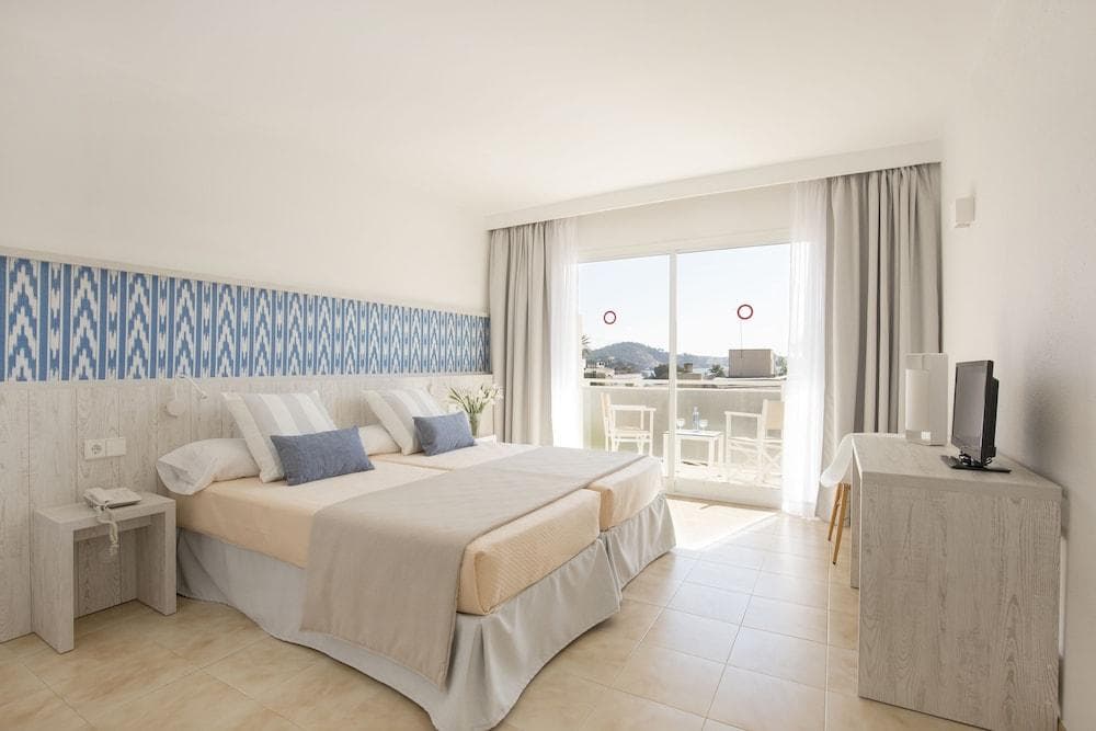 Hotel Tora