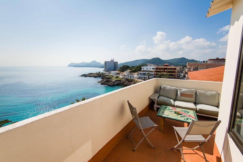 Hostal Port Corona