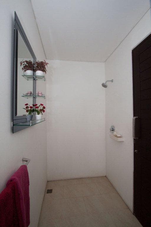 Skye Dee Villa