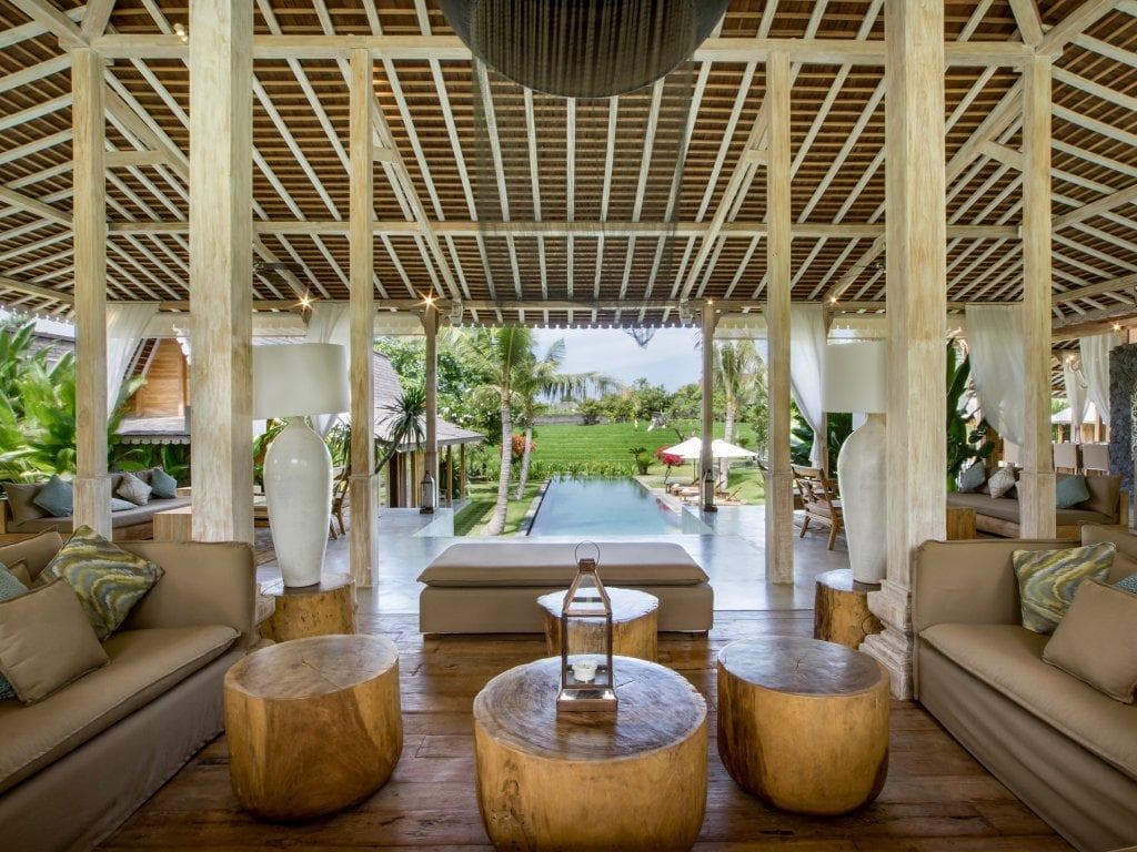 Villa Mannao by Villa Finder