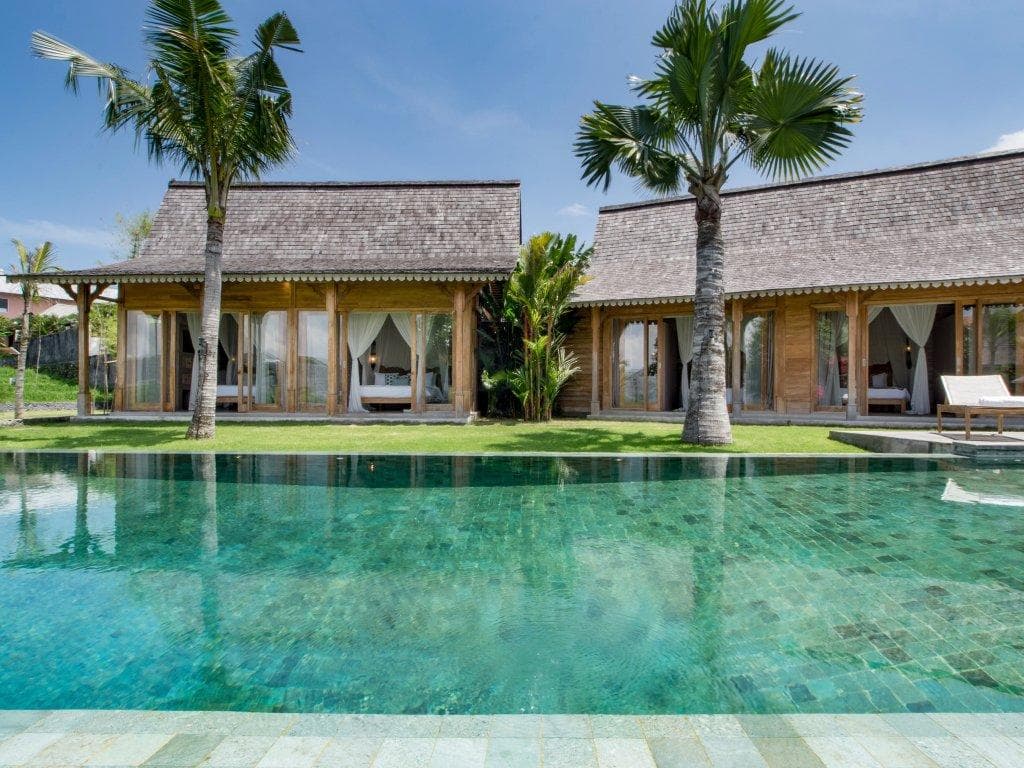 Villa Mannao by Villa Finder
