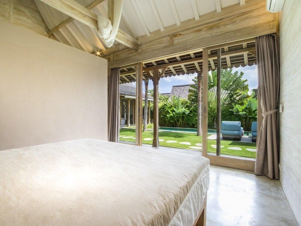 Villa Du Ho by Villa Finder