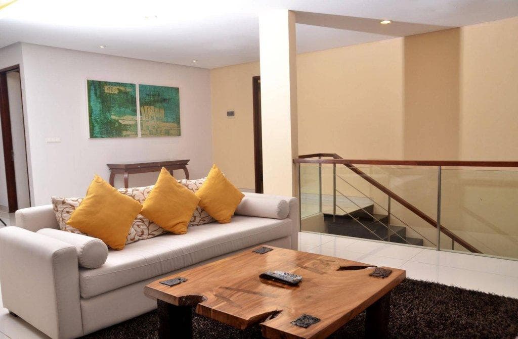 Breeze Blows City View 5 Br Heated Pool and a Billiard