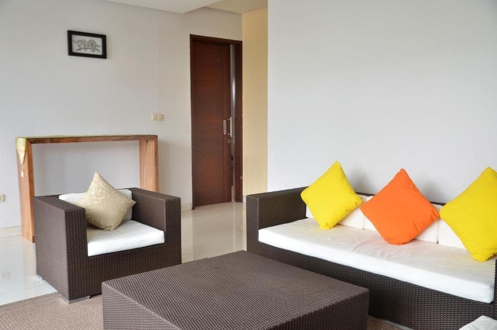 Breeze Blows City View 5 Br Heated Pool and a Billiard