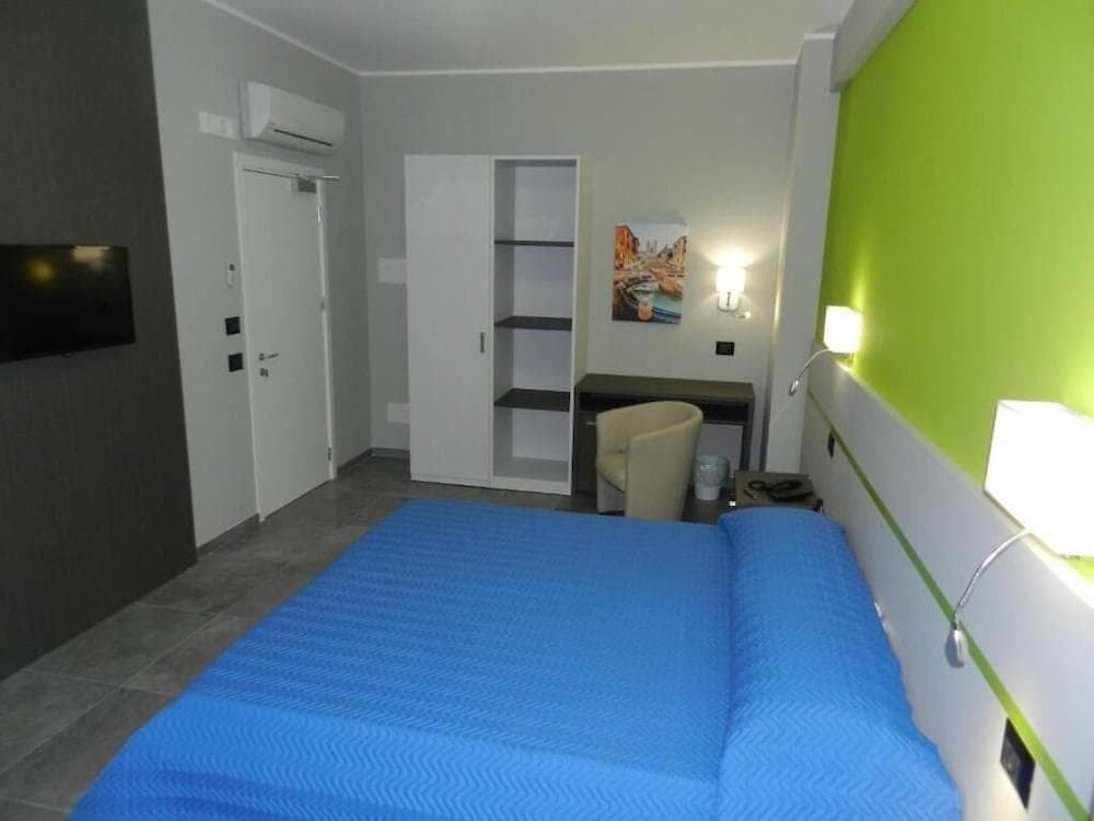ERASMUS HOTEL