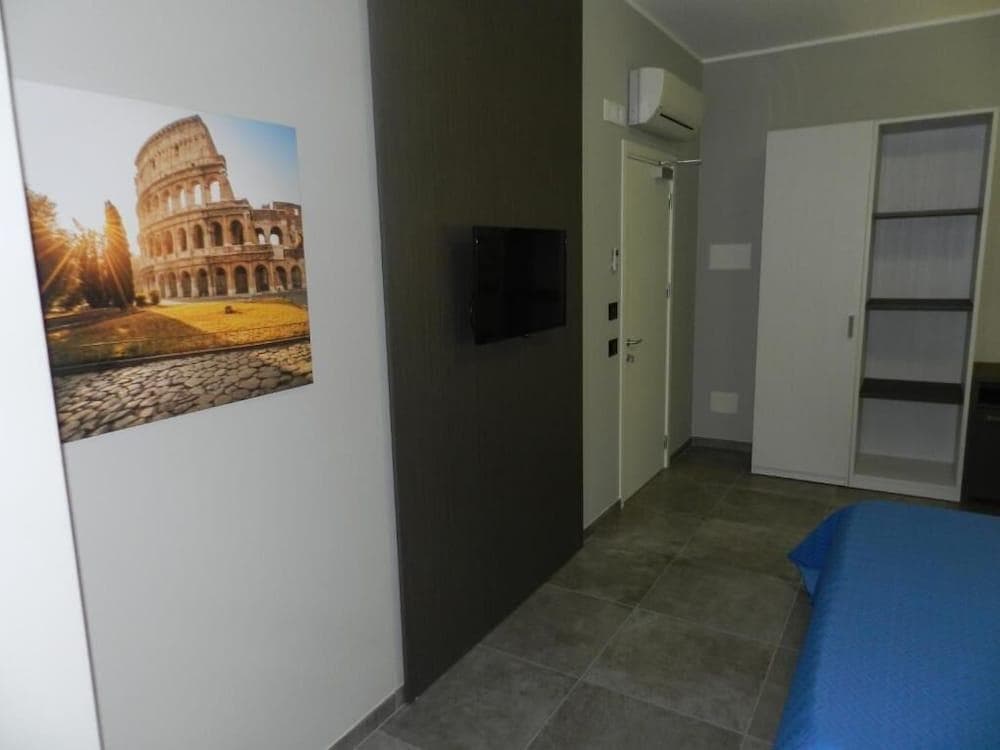 ERASMUS HOTEL