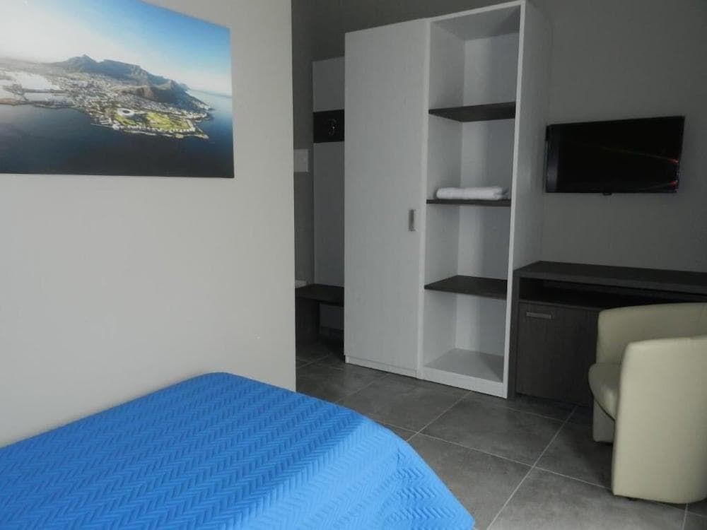 ERASMUS HOTEL