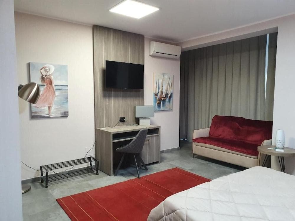 ERASMUS HOTEL