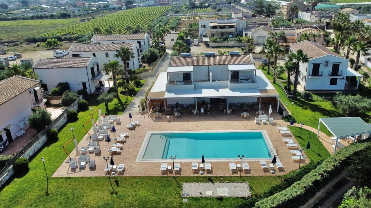 Oasi Guzzetta Hotel & Case Vacanze