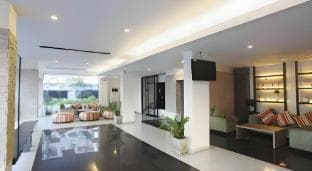 Lee Nova Hotel