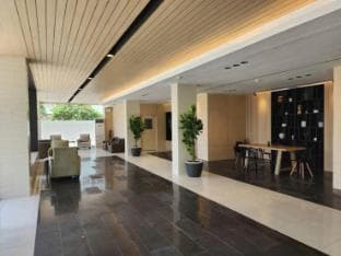 Lee Nova Hotel