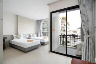 Lee Nova Hotel