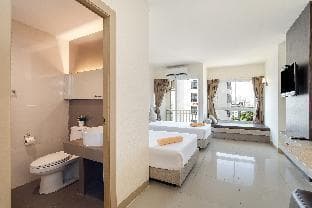 Lee Nova Hotel