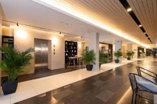 Lee Nova Hotel