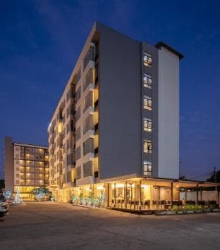 Lee Nova Hotel
