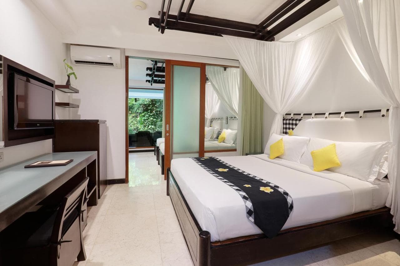 LEGIAN BEACH HOTEL