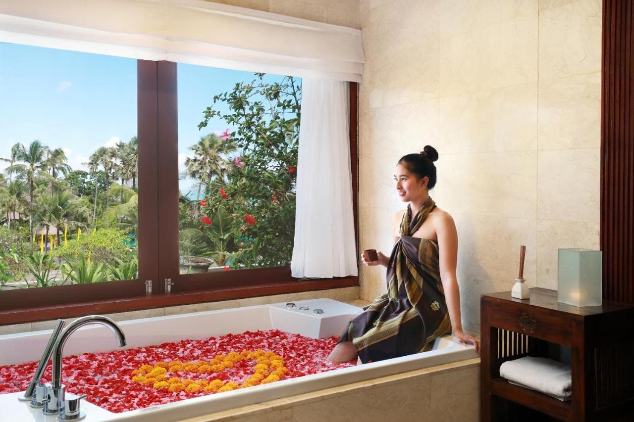 LEGIAN BEACH HOTEL