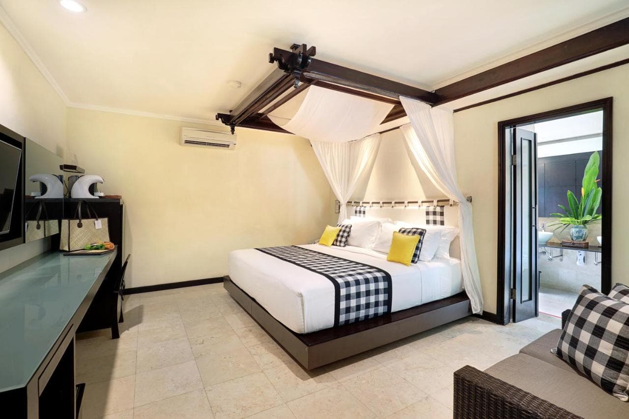 LEGIAN BEACH HOTEL