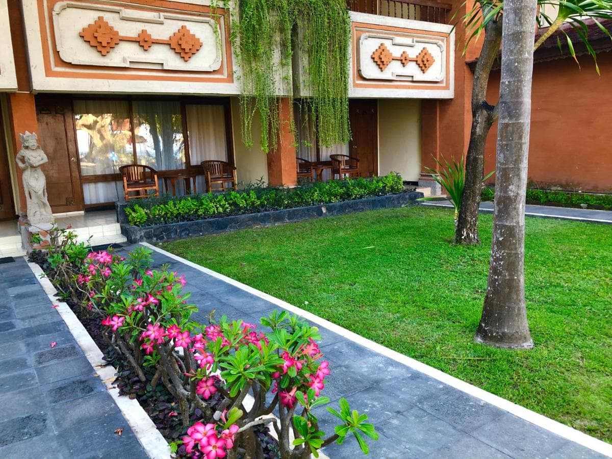 INNA SINDHU BEACH HTL & RESORT