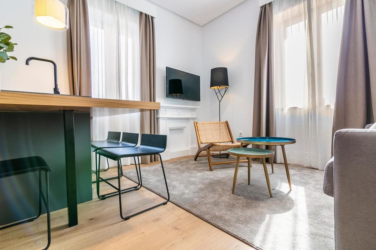 AQUITANIA HOME SUITES