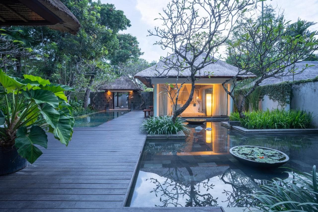 KAYUMANIS NUSA DUA PRIVATE VILLA & SPA