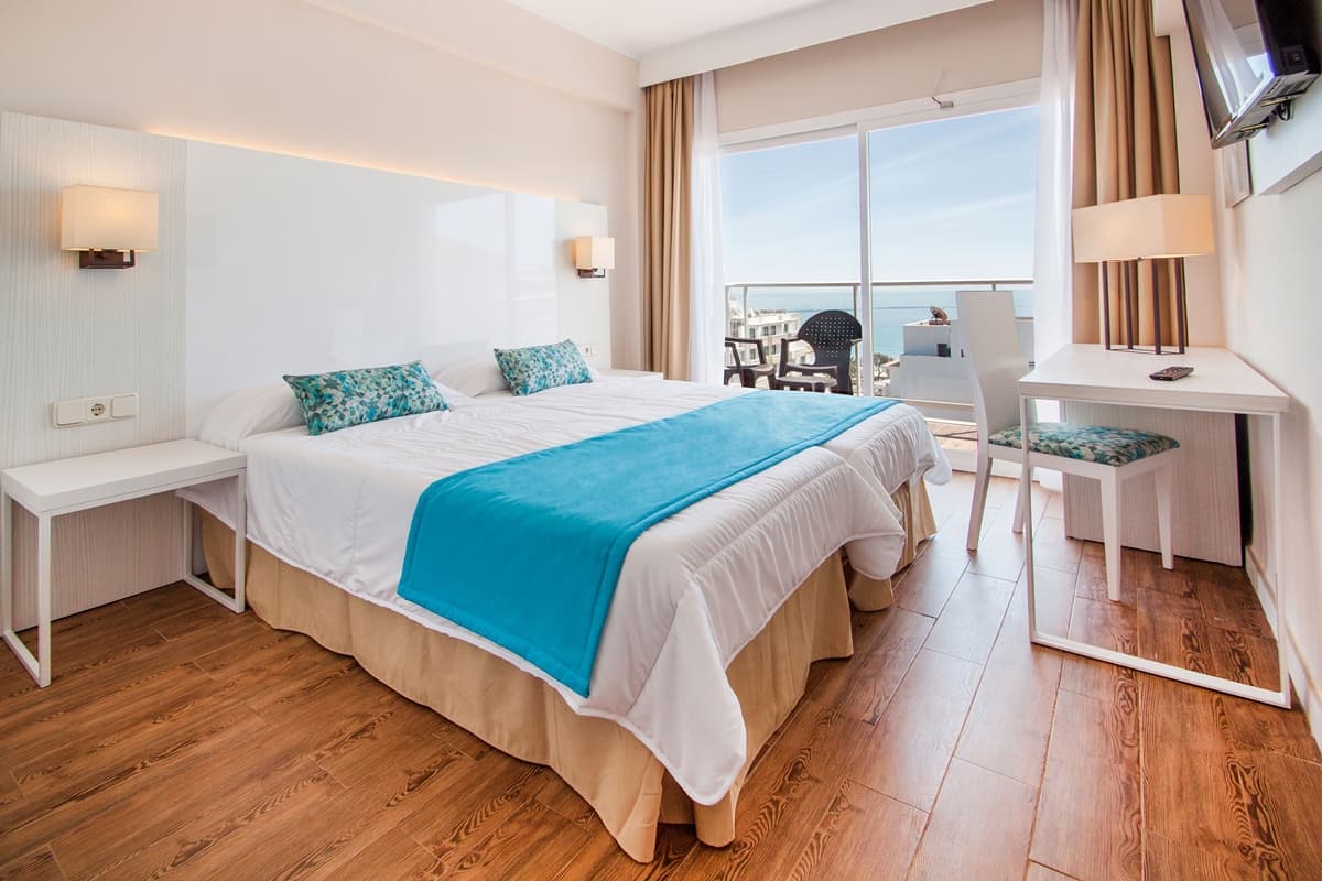BLUE SEA CALA MILLOR
