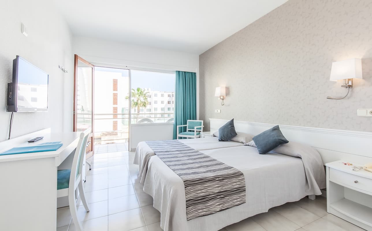 BLUE SEA CALA MILLOR