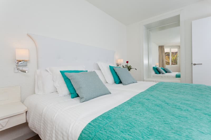 FERGUS STYLE CALA BLANCA SUITES