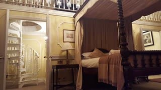 THE COMMODORE HOTEL