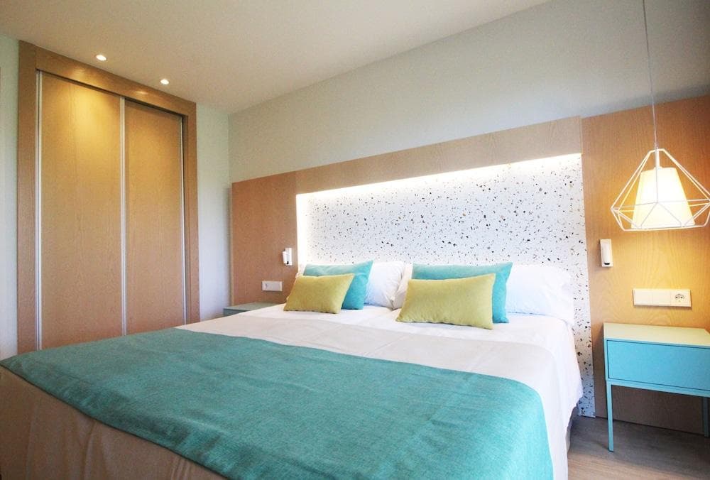 Universal Aparthotel Elis