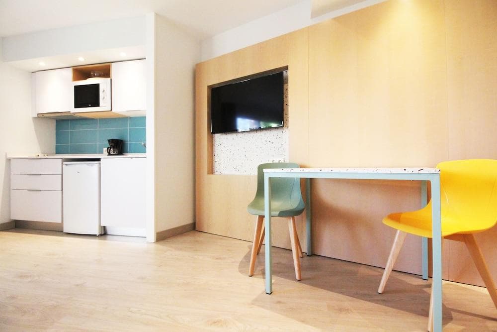 Universal Aparthotel Elis