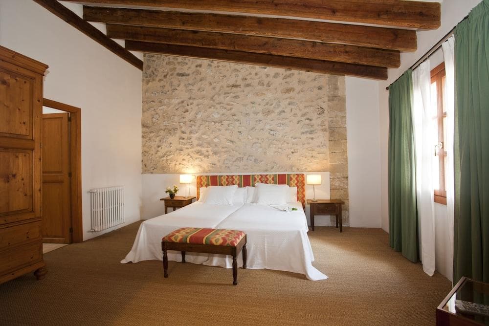 Hotel Can Moragues****