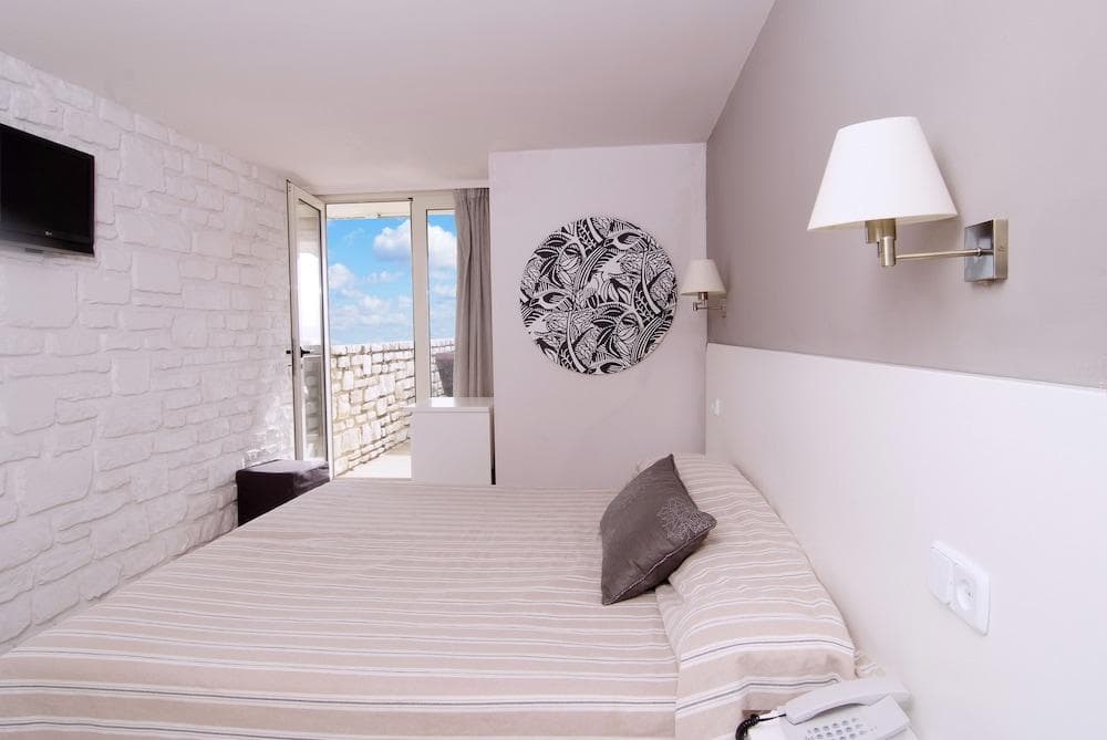 DAINA HOTEL