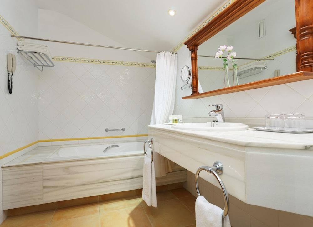 La Moraleja The Quiet Hotel