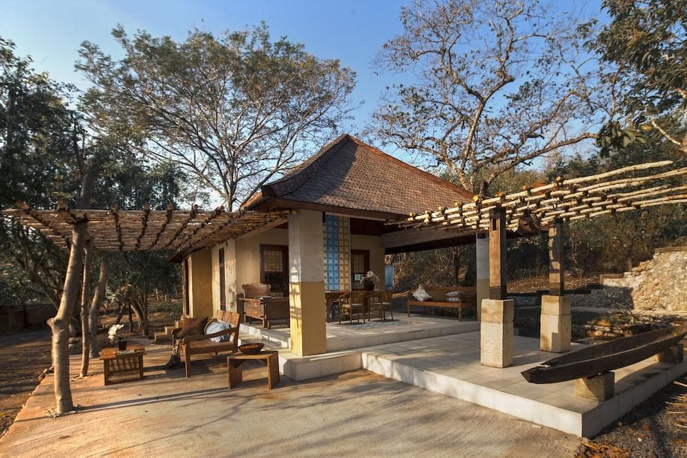 NusaBay Menjangan Resort by WHM