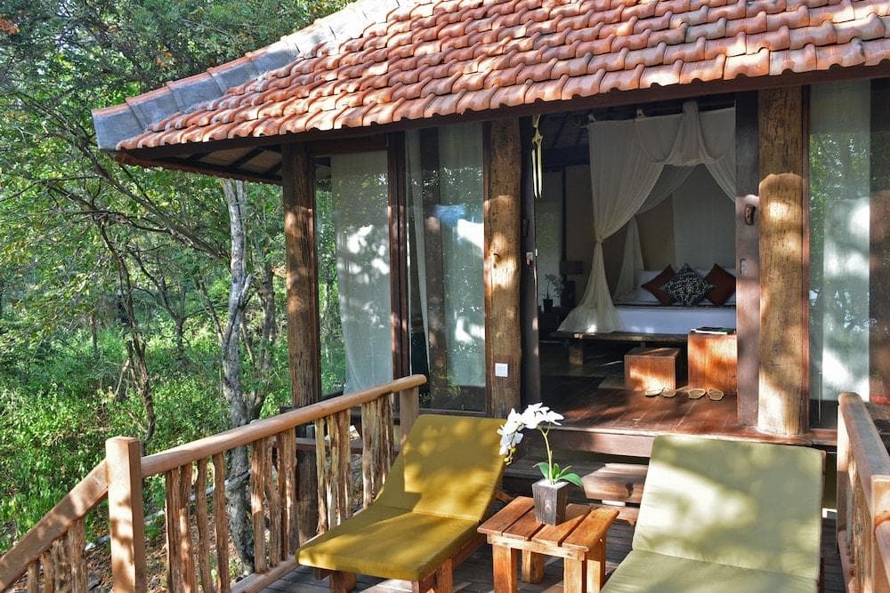 NusaBay Menjangan Resort by WHM