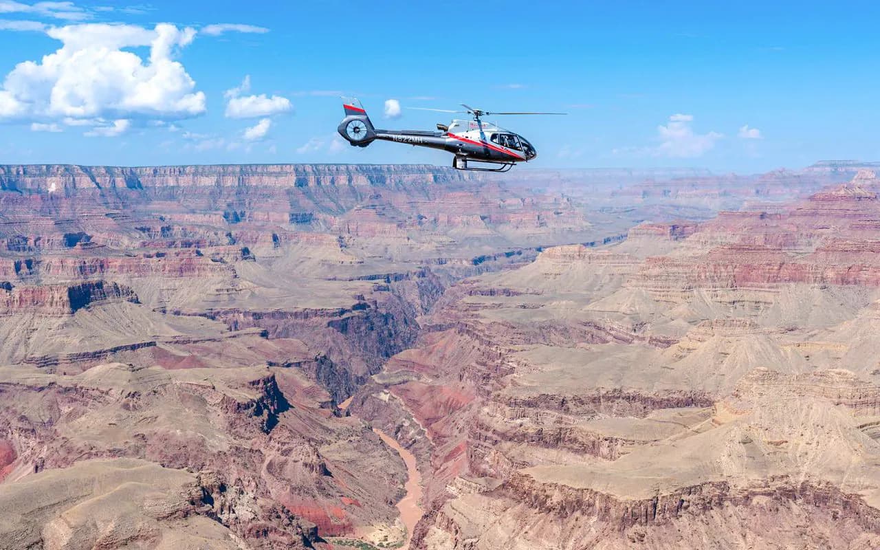 Maverick Helicopters: 그랜드 캐니언 사우스 림 경관 헬리콥터 투어