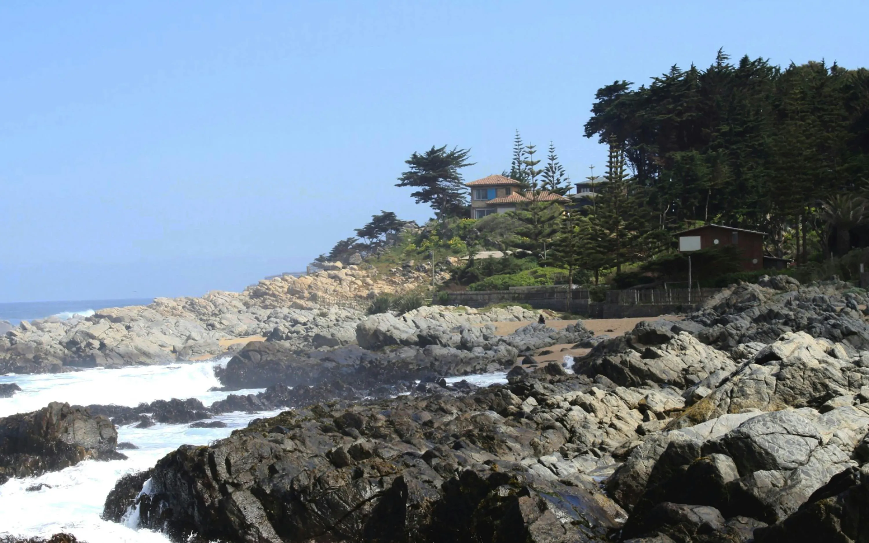 산티아고: 트리카오 공원, 이슬라 네그라, 파블로 네루다 박물관