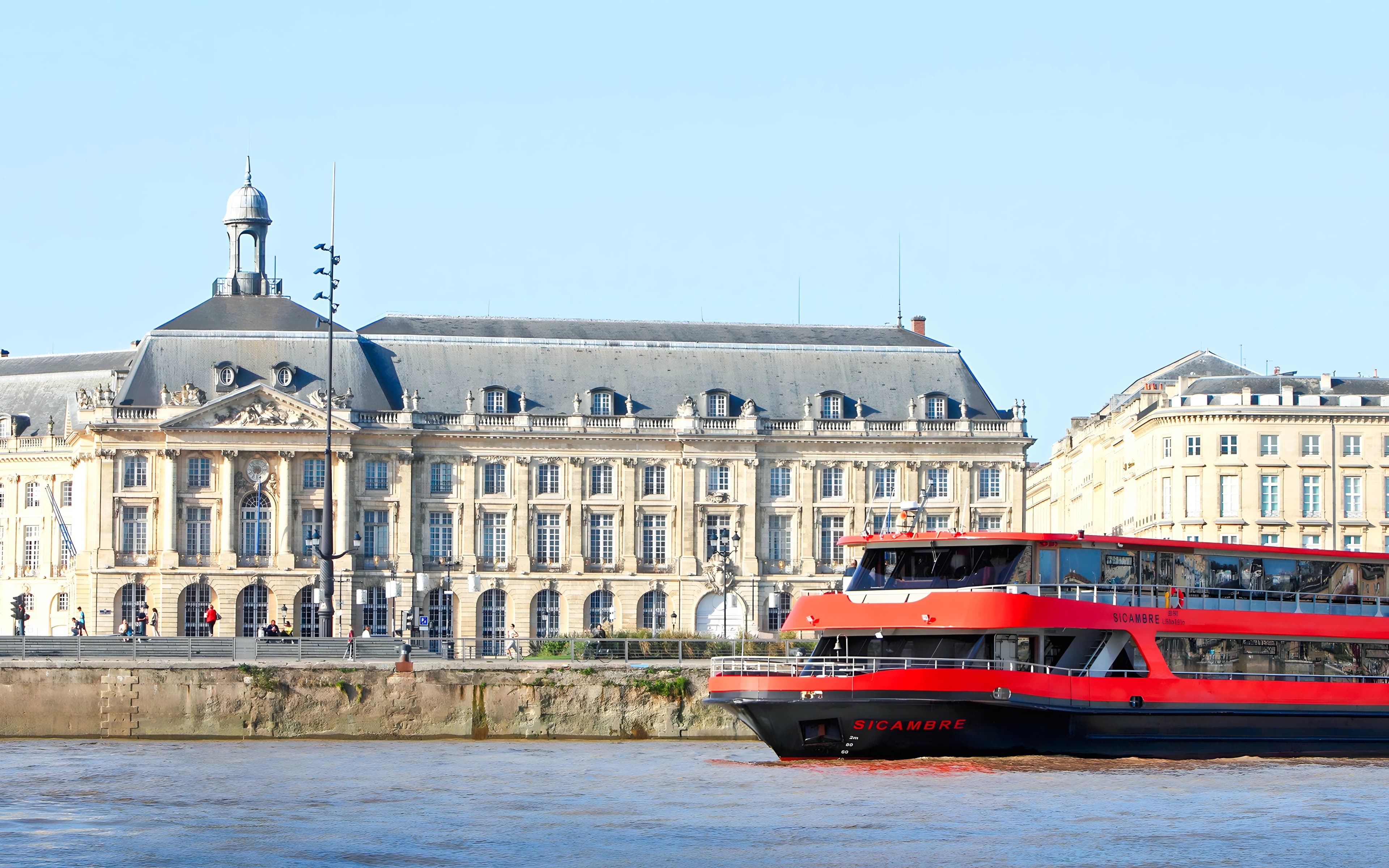 Bateaux Bordelais 런치 리버 크루즈