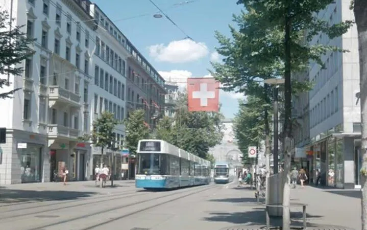 Zurich Private City Tour with Lake Zurich Cruise and Lindt Home of Chocolate