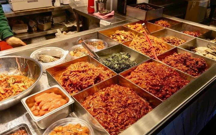 서울 동묘 벼룩시장·광장시장 푸드 투어 (차와 페이스트리 포함)