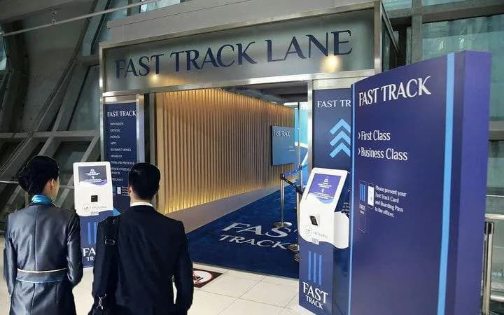 코사무이 공항 패스트트랙 출입국 서비스: 도착 또는 출발