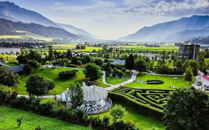 From Munich: Private Day Trip to Innsbruck with Swarovski Crystal Worlds Tickets