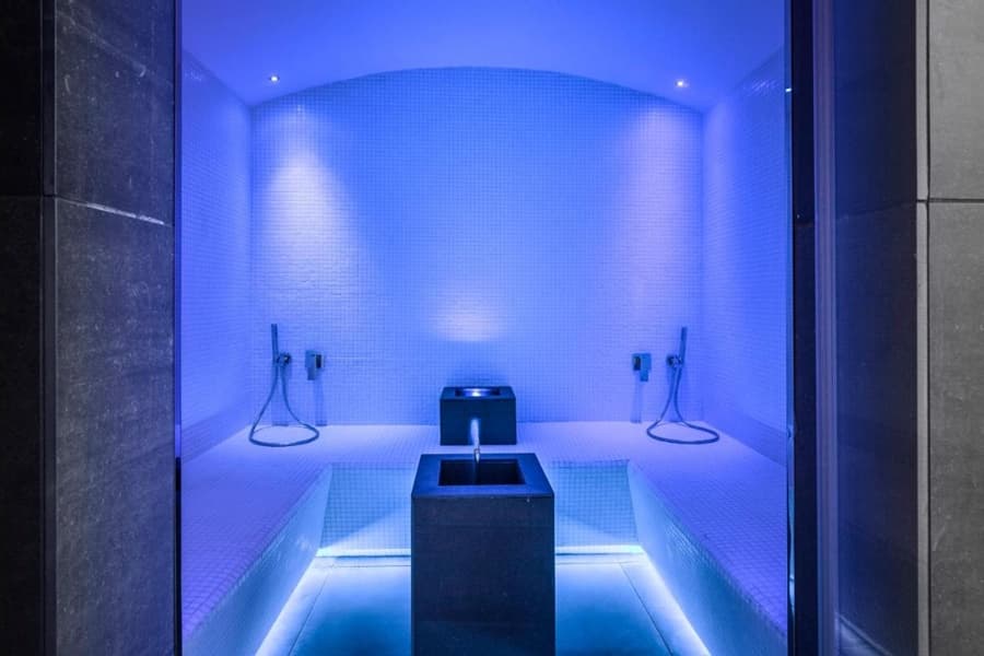 RIVER HOTEL & SPA