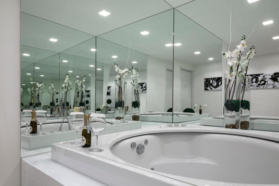 RIVER HOTEL & SPA